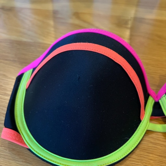 Strapless bathing suit top! - Picture 5 of 9